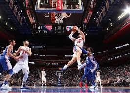 湖人锁定西部第3+分区冠军+50胜！詹姆斯14+8 东契奇39+8+7擒火箭